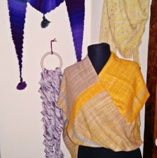 Schöne Schals und Tücher, Hangewebt oder gestrickt